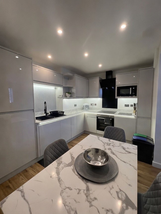 Modern Furnished - Small Double Room Main Photo