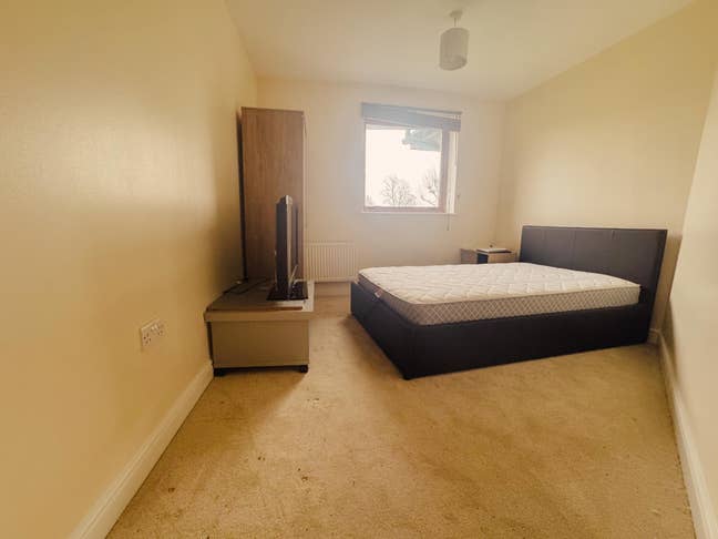 Ensuite room - Close to West Croydon  Main Photo