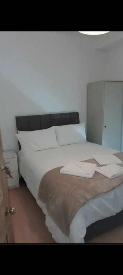 Peaceful double bedroom  Main Photo