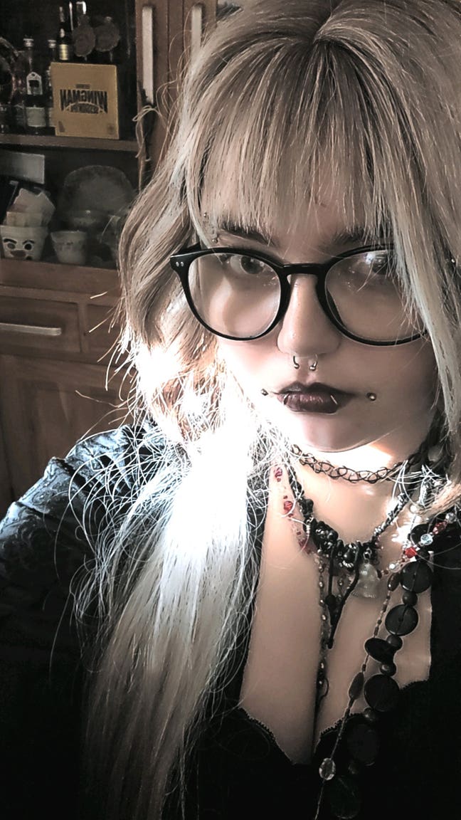 College student looking for flatmate and flat Main Photo