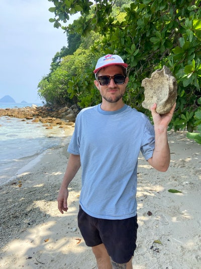 searching for a double  or single bed room  Main Photo