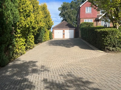 Double-bedrooms in peaceful Walderslade Woods Main Photo