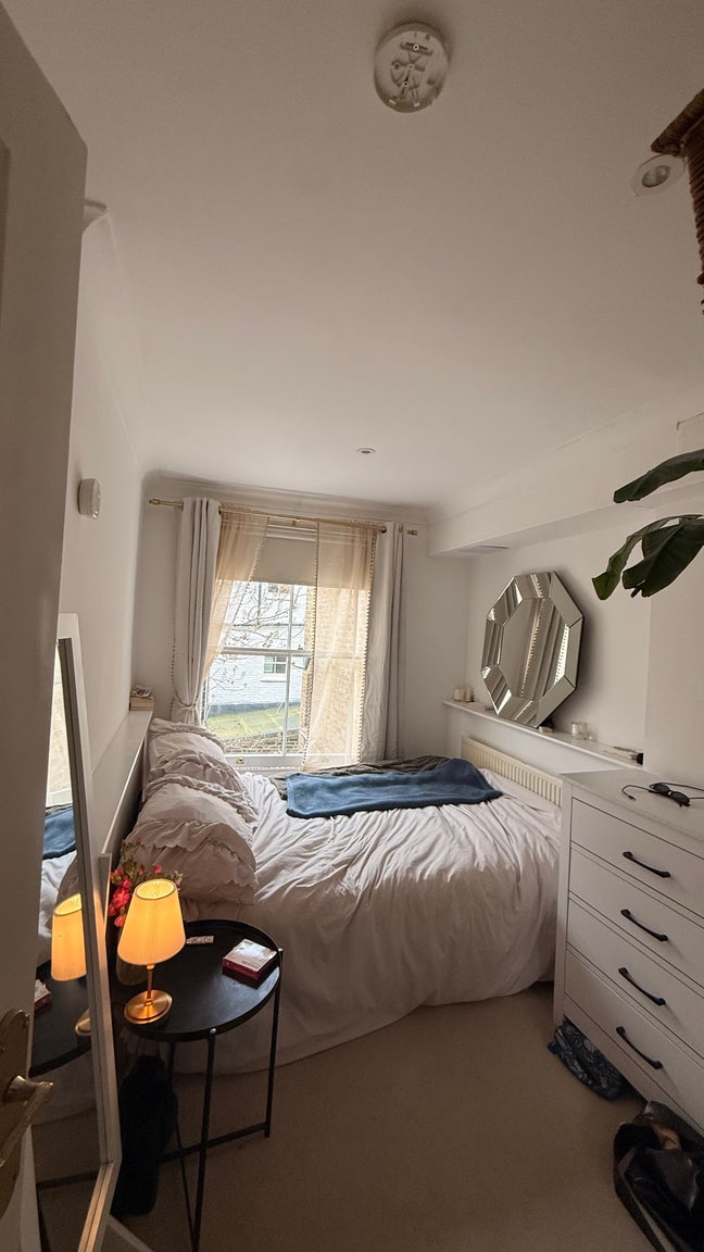 Lovey Ladbroke Grove home 2 bed Main Photo