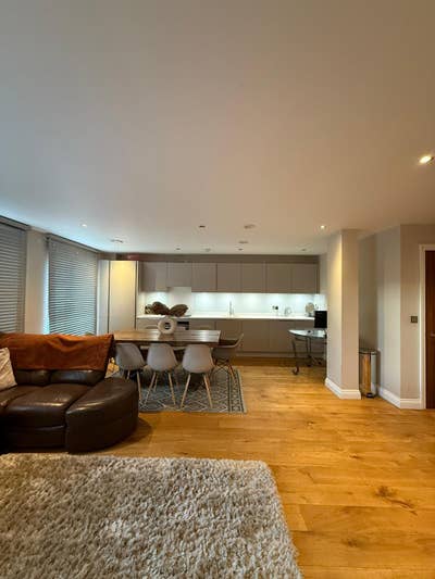 Bright Two Bedroom Flat Main Photo