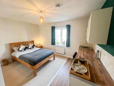 Room with kitchenette - CB4 - Bills inc (39CA) Main Photo