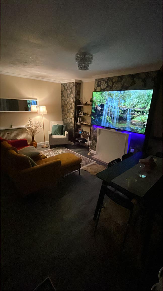 Furnished double room, for executives  Main Photo