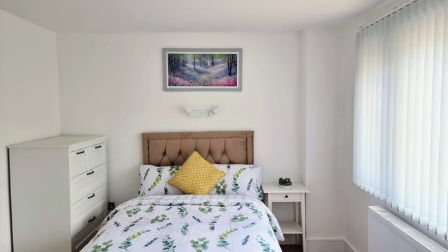 🔥 Large Dbl Room + Own bathroom +  No deposit Main Photo