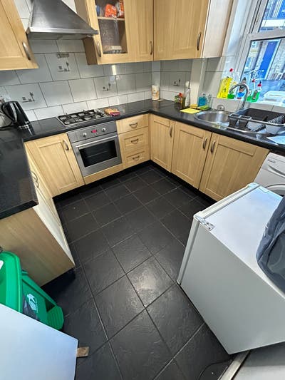 Fantastic double bedroom to let in London Bridge  Main Photo