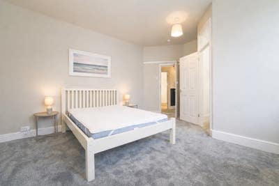 En suite room with kitchen (shared with 1 other) Main Photo