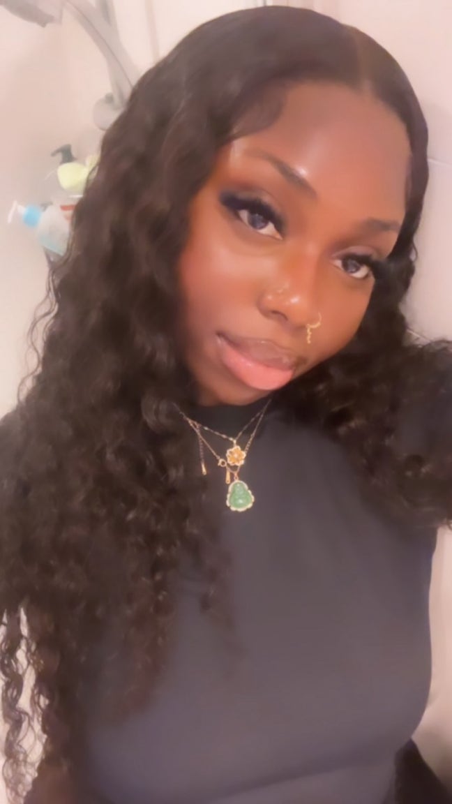 22 year old friendly professional Main Photo