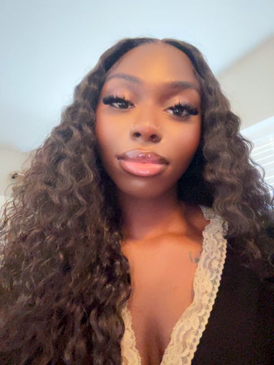 23 year old friendly professional Main Photo