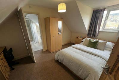 NO DEPOSIT - 5 Huge Double Rooms (Bills Inc.) Main Photo