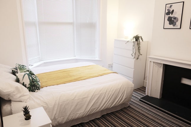 50% Off🔥City Center  Double Room ⭐ All Bills inc  Main Photo