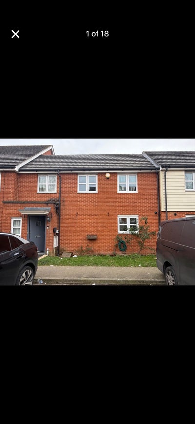 2 bedroom and 1 bathroom property in Slough Main Photo