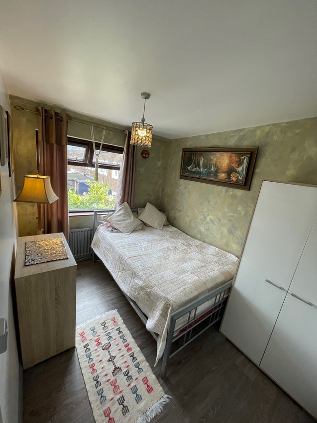 Double room in share friendly house  Main Photo