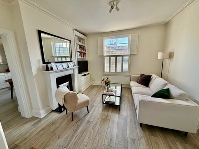 Bills included, w/en-suite, Short Term Main Photo