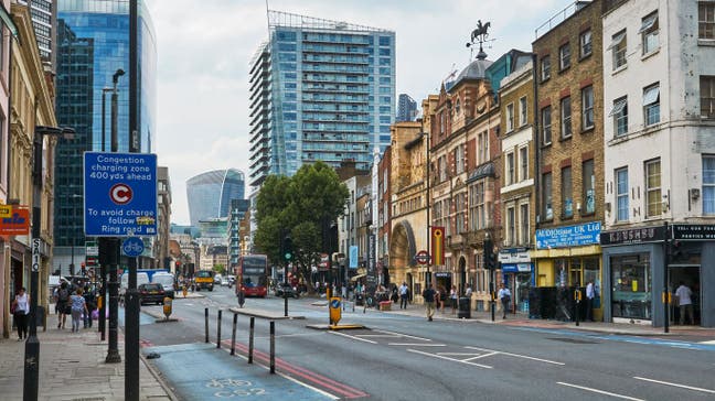 3 Large Rooms-Lovely Clean House in Central Area  Main Photo