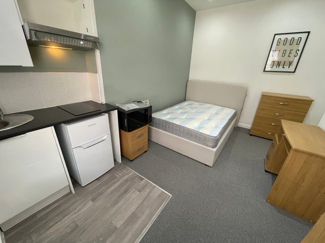 Studio room with parking Aldermans Drive, PE3 🔑🚗 Main Photo