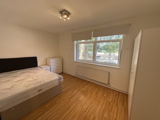Bright Newly Refurbished Room – Little Venice W2 Main Photo