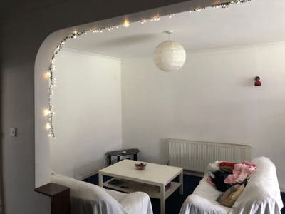 Double room overlooking Gladstone Park  Main Photo