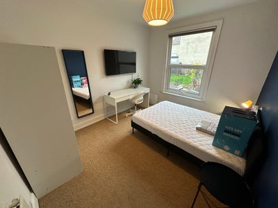 Double Room In Fully Furnished North Street House Main Photo