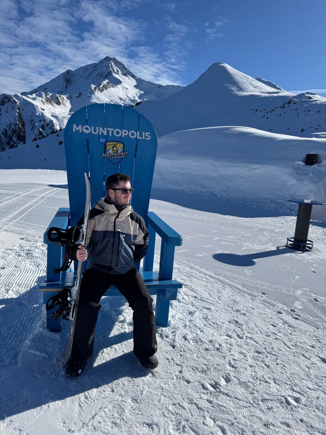 Young professional looking for room Main Photo