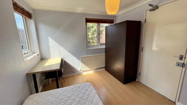 Double Room - Shackleton Place MK6 Main Photo