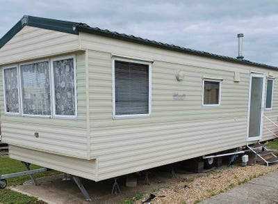 Static two bedroom caravan in Minster Sheppey Main Photo