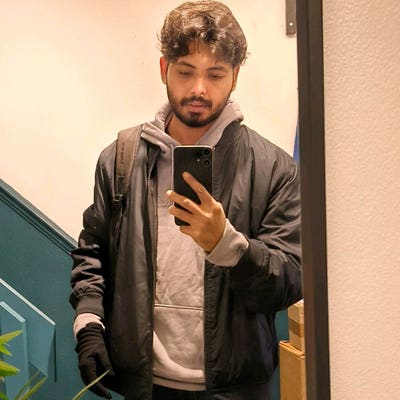 Professional Male seeks a single or double room Main Photo