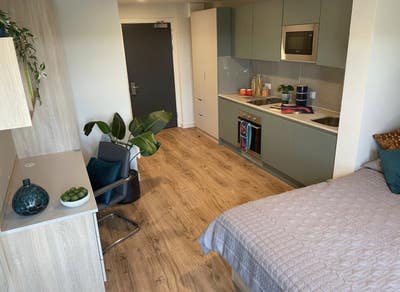 September 2026/27 | Bills Included | Silver Studio Main Photo