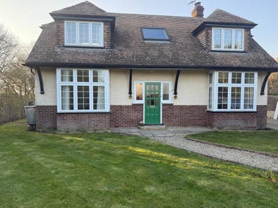 Double room available in lovely rural location Main Photo