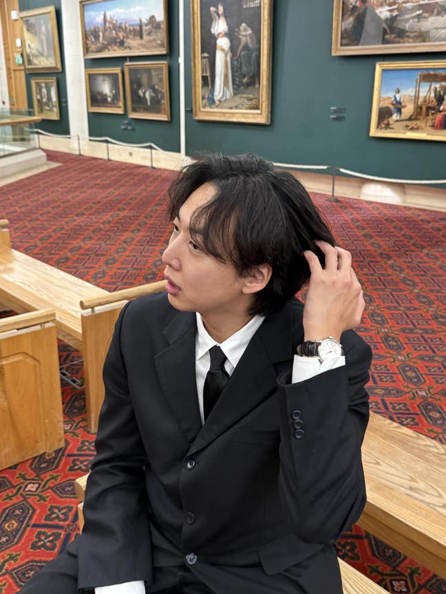 Professional Male seeks a double room Main Photo