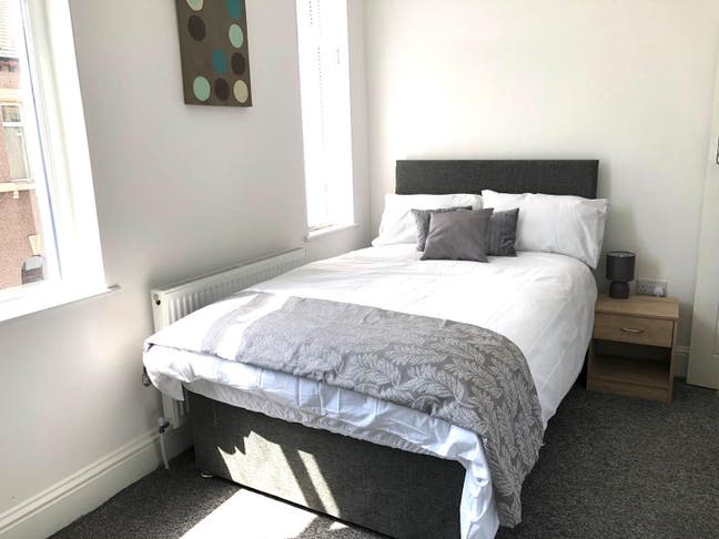 Town centre ensuite rooms to let Main Photo