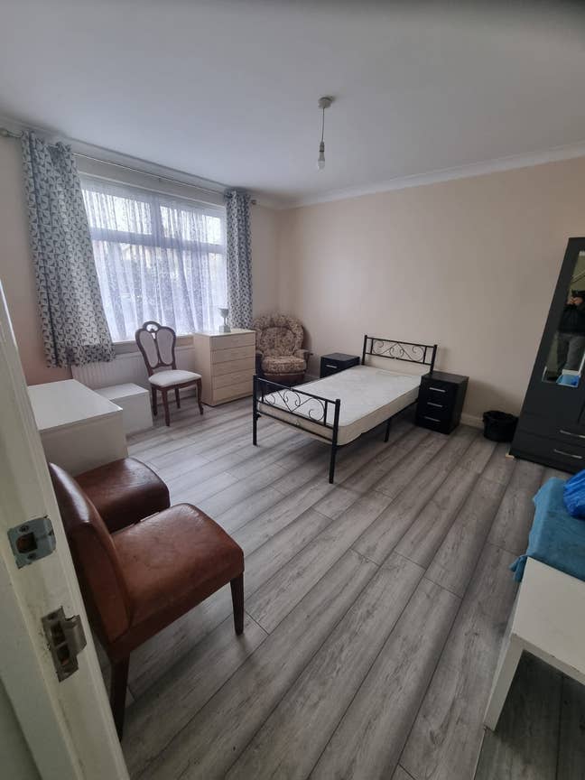 Ensuite available - all bill included Main Photo