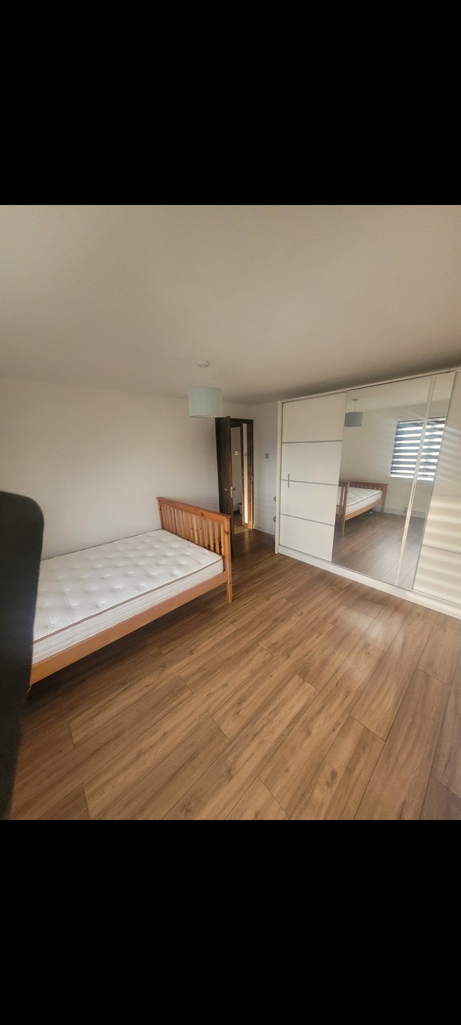 I have a  double room ,rent 145 per week Main Photo