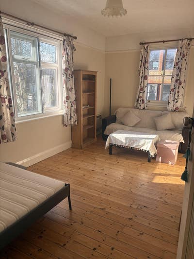 Spacious double in the heart of Headington shops  Main Photo