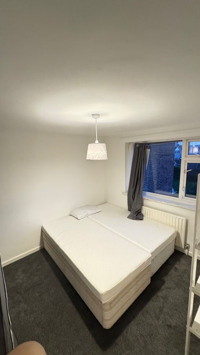 Room for rent Main Photo