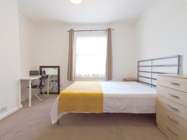 Super BD House Share Near Shepherds Bush. All bill Main Photo