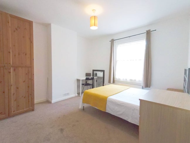 Super Big Double room in Stockwell, 10m to tube Main Photo