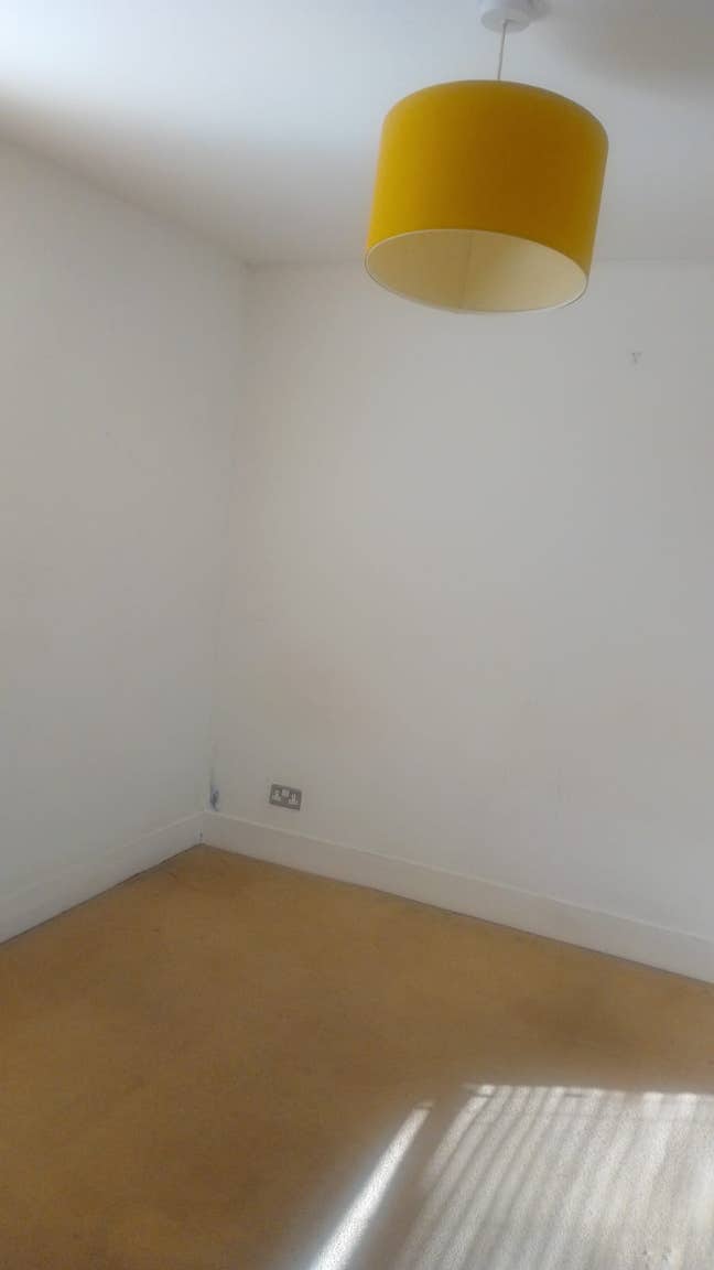A spacious bedroom, close to the brighton road. Main Photo