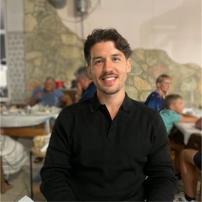 Looking for 2 Person House Share Main Photo