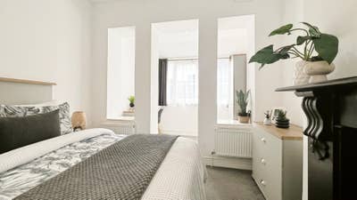 Double Ensuite | Town Centre | Deposit Free Main Photo