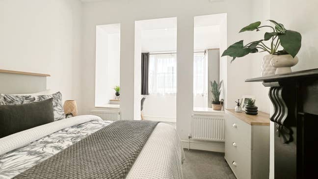 Double Ensuite | Town Centre | Deposit Free Main Photo