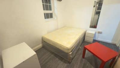 📍 Large Double Room E1 | Move in April Main Photo