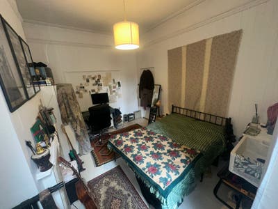 Room available in SE5 student house Main Photo