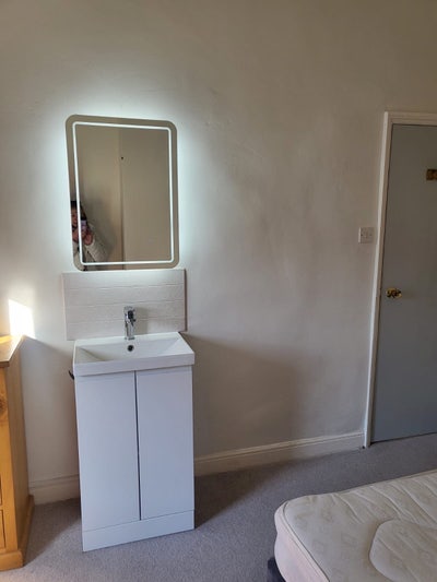 Lovely large Double room in Bournemouth triangle  Main Photo