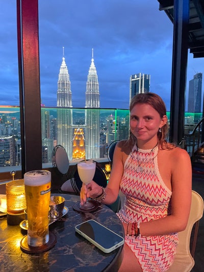 I am a 24 year old working in the Travel Industry Main Photo