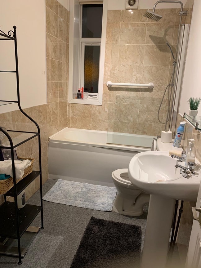 A large 1 bedroom apartment fully furnished  Main Photo