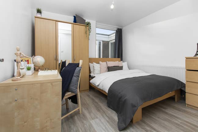  🌟Bright Large Room – Near Old Street Station🌟 Main Photo