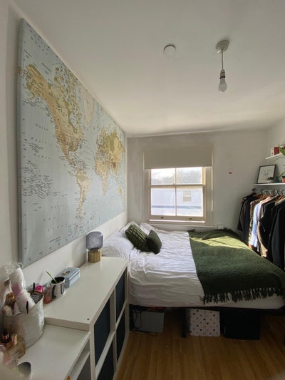 Bright Double Room in a Fun, Sociable House Main Photo